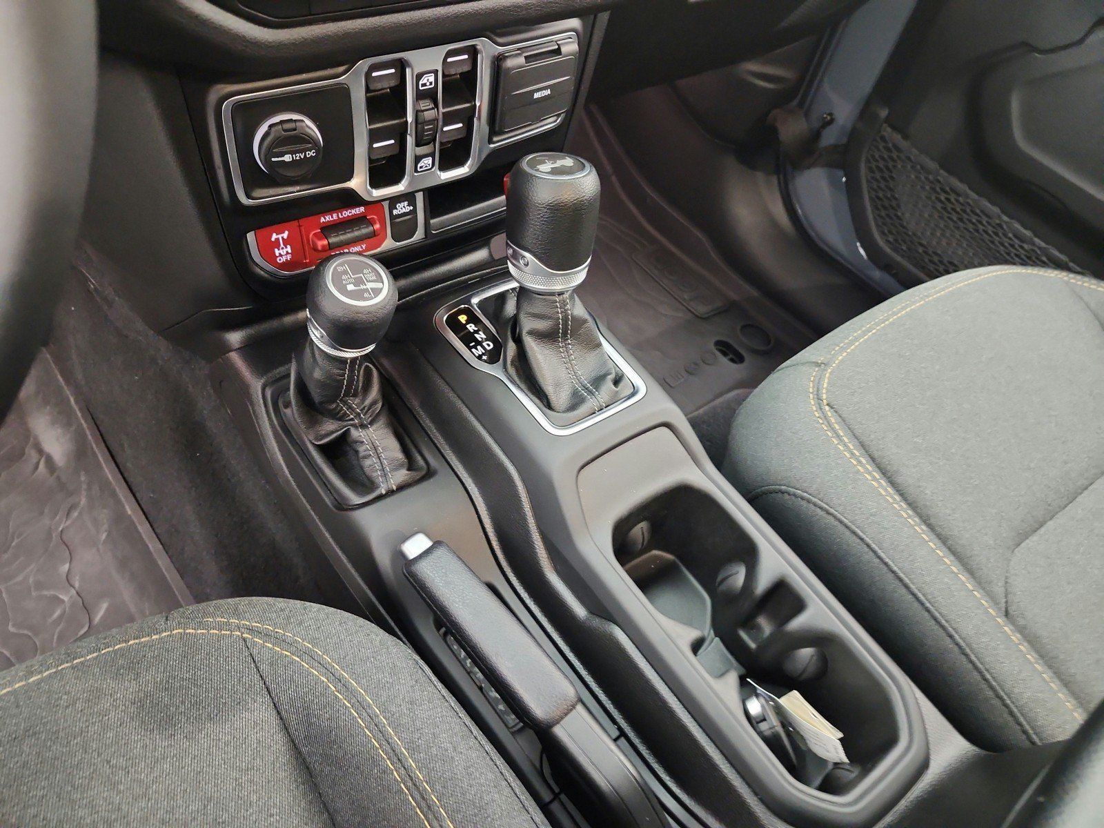 Used 2024 Jeep Wrangler Unlimited AWD/4WD image 12