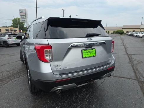 Used 2021 Ford Explorer Limited w/ Equipment Group 301A AWD/4WD image 5
