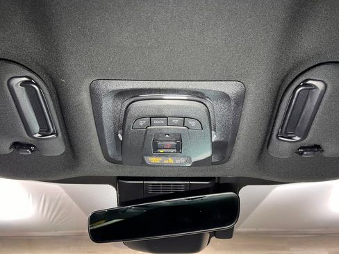 Used 2025 Subaru Solterra Premium image 13