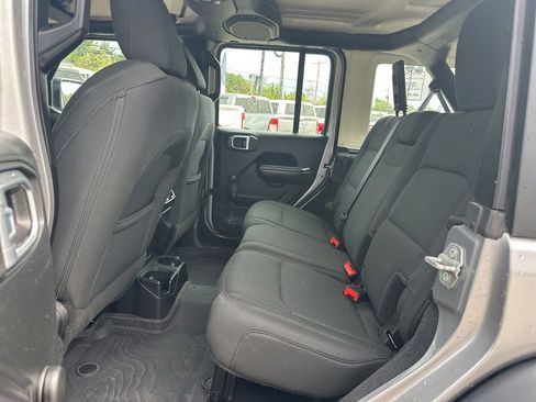 Used 2018 Jeep Wrangler Unlimited Sport AWD/4WD image 28