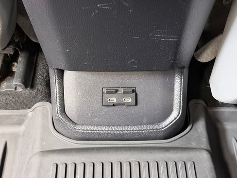Used 2022 Toyota Highlander LE AWD/4WD image 25