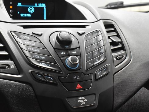 Used 2014 Ford Fiesta SE image 14