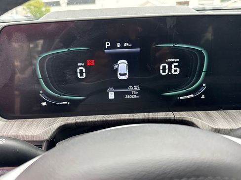 Used 2023 Kia Telluride EX image 28