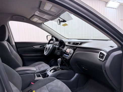 Used 2016 Nissan Rogue SV FWD image 30