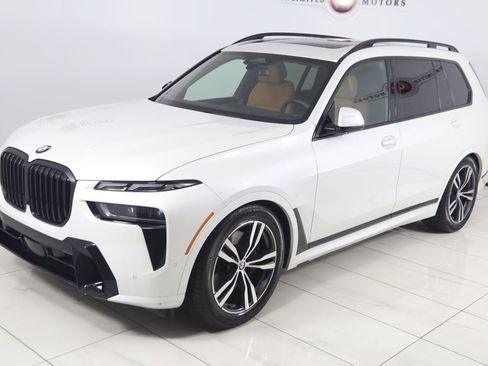 Used 2024 BMW X7 xDrive40i w/ M Sport Package AWD/4WD image 26