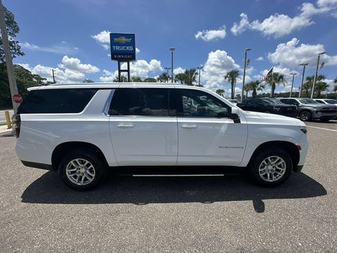 Used 2024 Chevrolet Suburban LT AWD/4WD image 17
