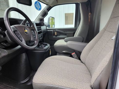Used 2022 Chevrolet Express 3500 w/ Power Convenience Package RWD image 10