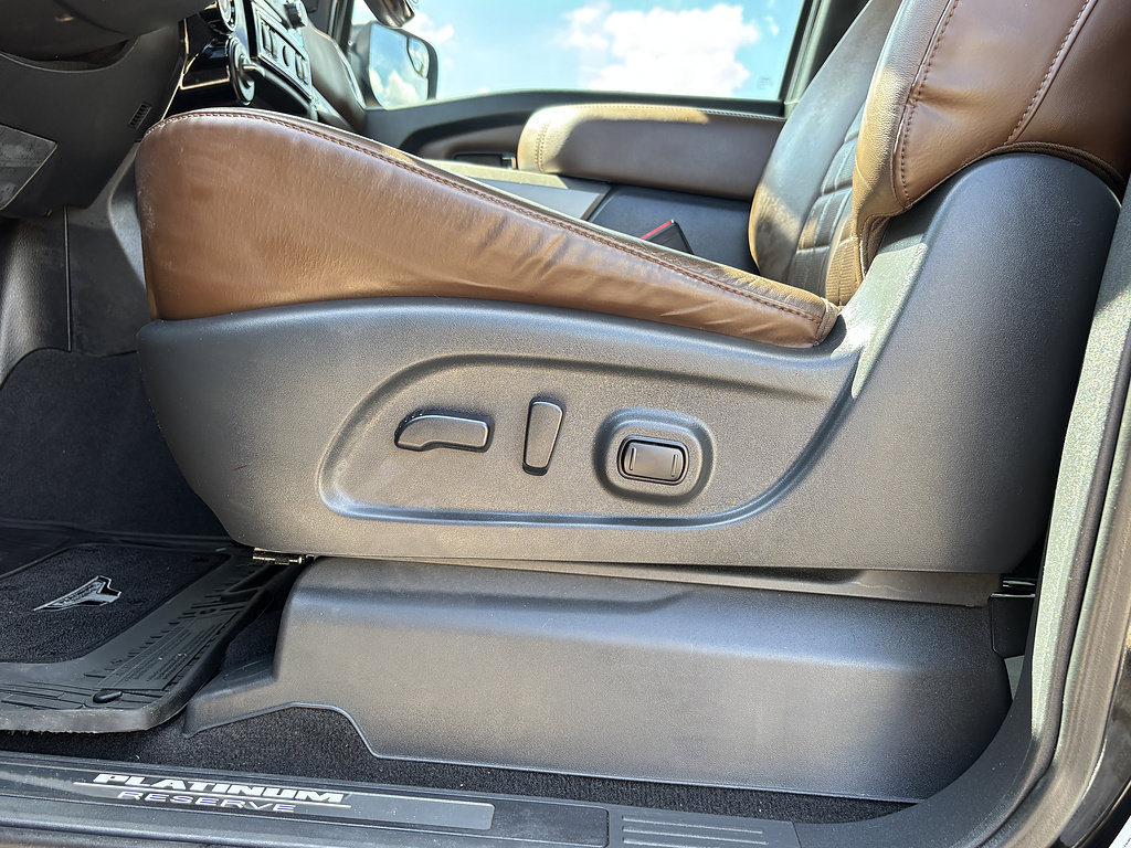 Used 2021 Nissan Titan Platinum Reserve AWD/4WD image 13