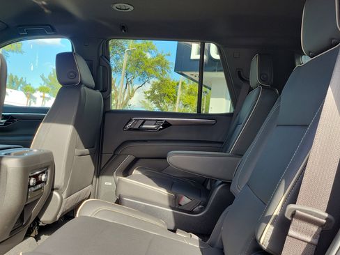 Used 2025 Chevrolet Tahoe Premier image 14