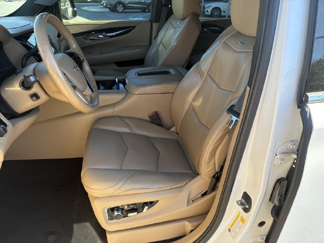 Used 2019 Cadillac Escalade Platinum RWD image 11