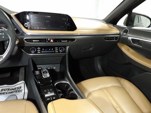 Used 2021 Hyundai Sonata Limited FWD image 13