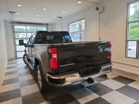 Used 2020 Chevrolet Silverado 2500 LTZ w/ LTZ Plus Package AWD/4WD image 3