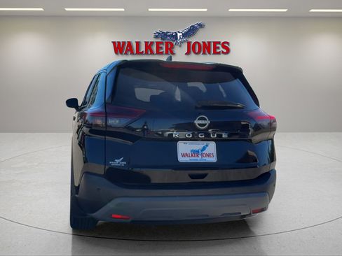 Used 2023 Nissan Rogue S image 4