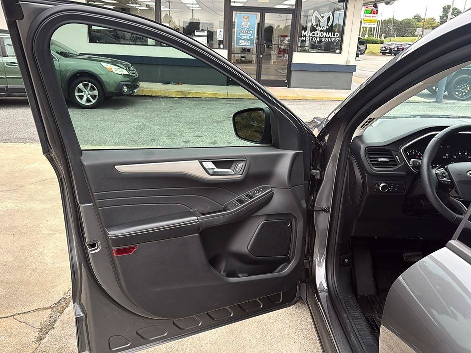 Used 2021 Ford Escape SE w/ SE Sport Appearance Package FWD image 29