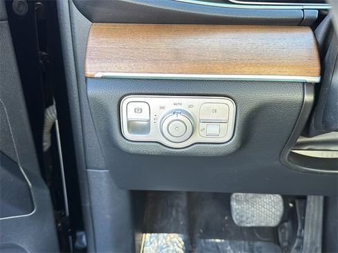 Used 2021 Mercedes-Benz GLE 350 4MATIC image 23