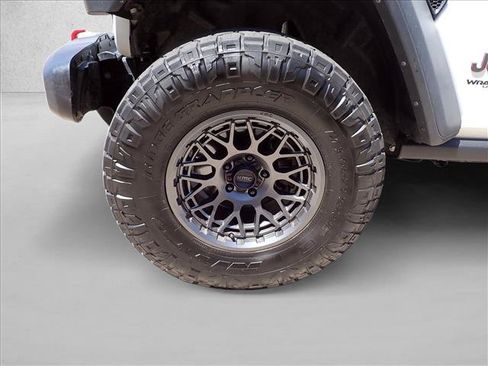 Used 2021 Jeep Wrangler Unlimited Rubicon w/ Cold Weather Group AWD/4WD image 7
