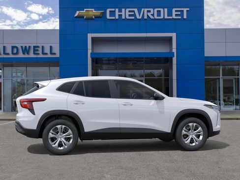 New 2026 Chevrolet Trax LS FWD image 5