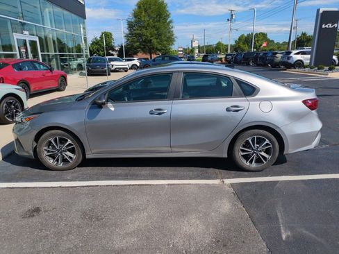 Used 2023 Kia Forte LXS FWD image 3