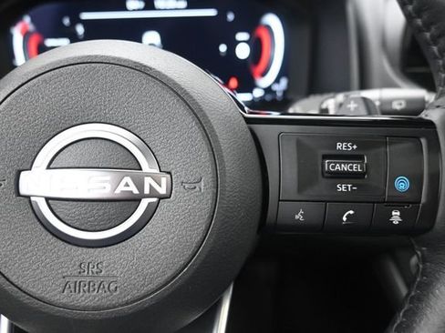 Used 2023 Nissan Rogue Platinum w/ Platinum Premium Package AWD/4WD image 28