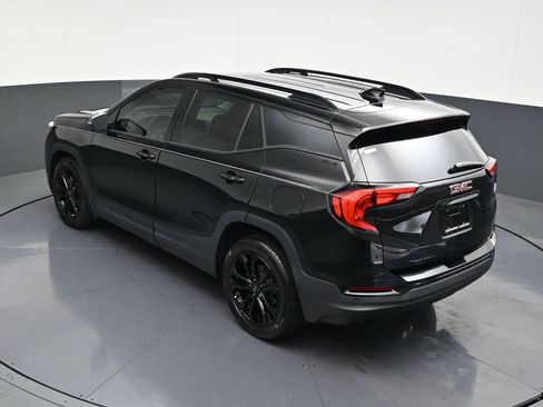 Used 2021 GMC Terrain SLE w/ Elevation Edition image 17