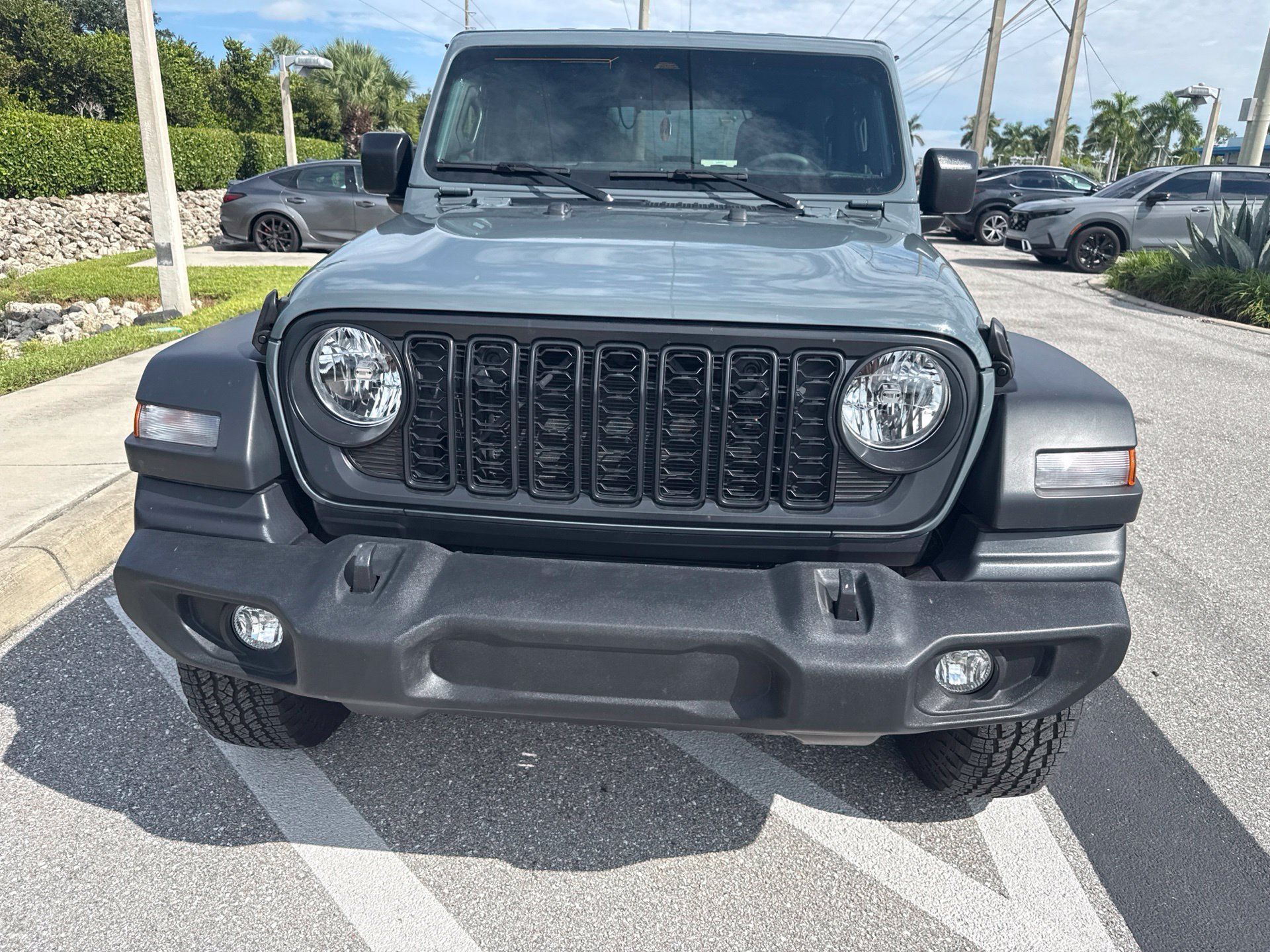 Used 2025 Jeep Wrangler Sport AWD/4WD image 2