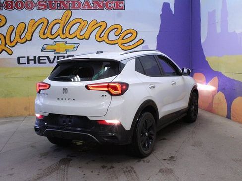 Used 2024 Buick Encore GX Sport Touring image 8