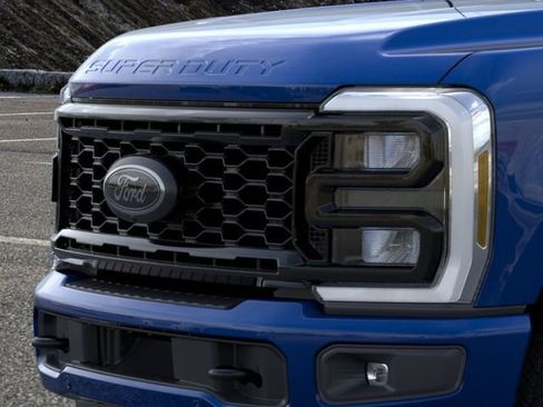 New 2026 Ford F250 Lariat w/ Black Appearance Package AWD/4WD image 17