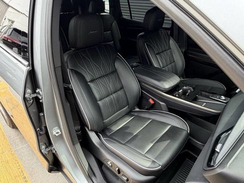 Used 2025 Buick Enclave Avenir w/ Trailering Package, 5000 lbs. image 23