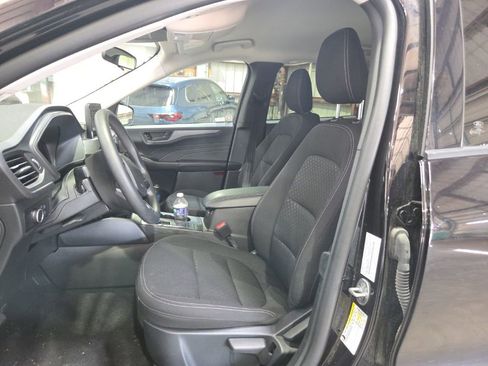 Used 2025 Ford Escape Active AWD/4WD image 3