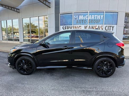 Used 2021 Honda HR-V Sport image 2