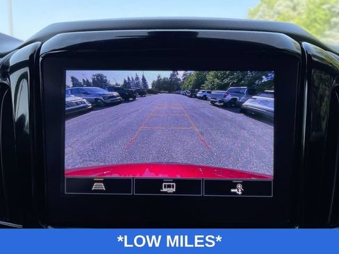 Used 2023 Chevrolet Traverse LT FWD image 15
