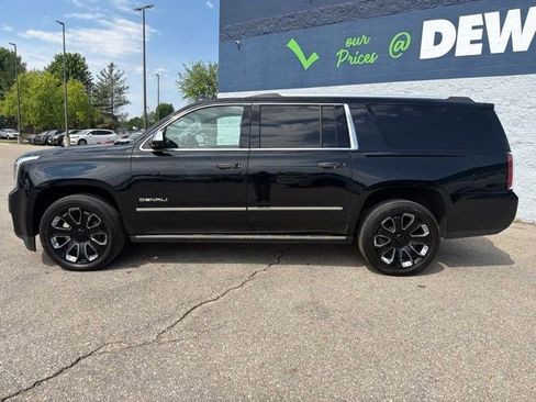 Used 2019 GMC Yukon XL Denali w/ Denali Ultimate Package AWD/4WD image 2