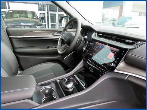 New 2026 Jeep Grand Cherokee L Limited AWD/4WD image 8