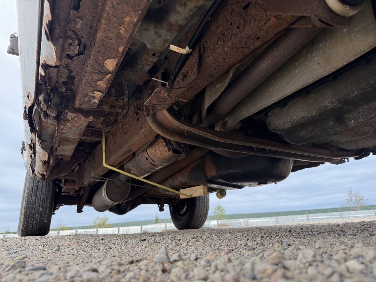 Used 1999 Ford E-350 and Econoline 350 Super Duty RWD image 18