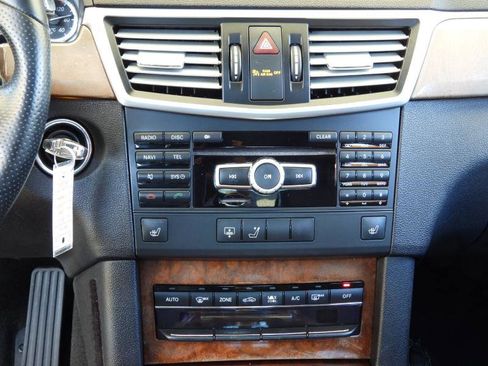 Used 2013 Mercedes-Benz E 350 Luxury image 35