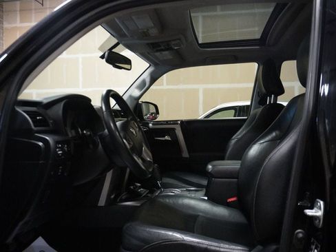 Used 2016 Toyota 4Runner Limited AWD/4WD image 8