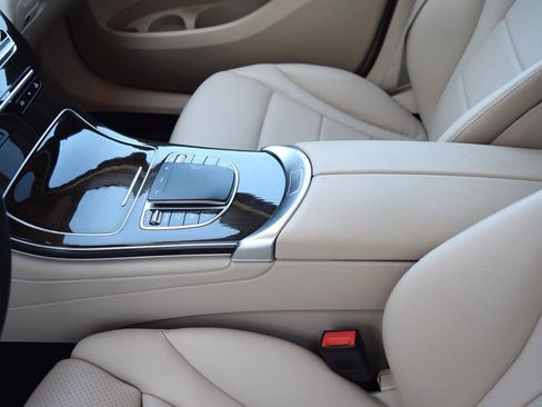 Used 2021 Mercedes-Benz GLC 300 image 26