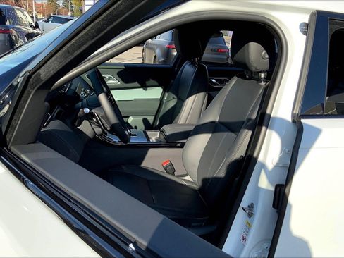 New 2025 Land Rover Range Rover Velar S image 10