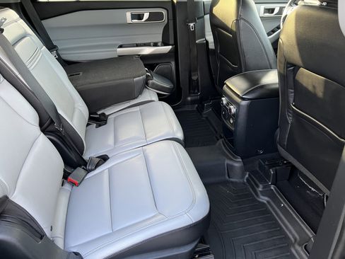 Used 2021 Ford Explorer XLT w/ Equipment Group 202A image 25