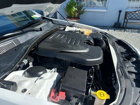 Used 2019 Chrysler 300 Limited image 30