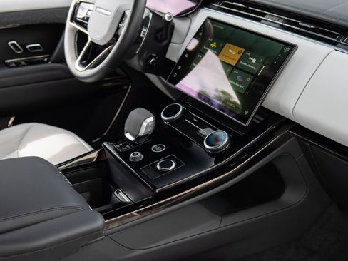 Used 2023 Land Rover Range Rover Sport First Edition image 42