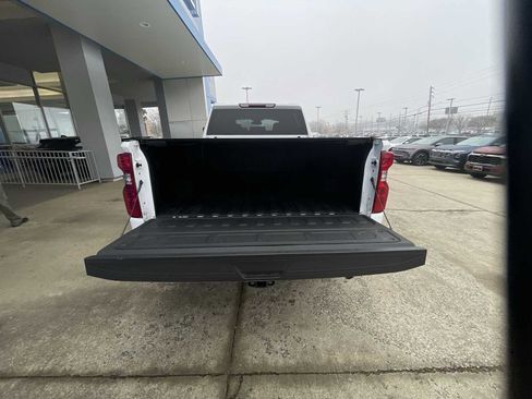 Used 2024 Chevrolet Silverado 2500 Custom w/ Custom Value Package image 24