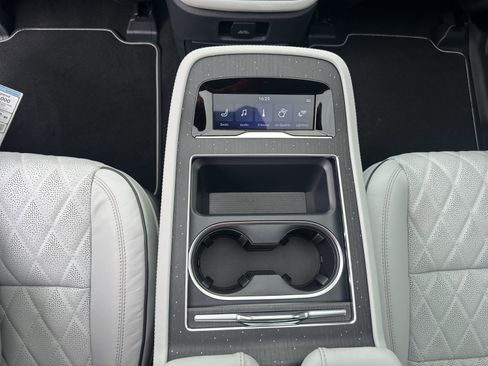 New 2026 Lincoln Navigator Black Label AWD/4WD image 13
