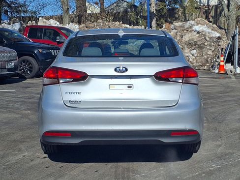 Used 2018 Kia Forte LX FWD image 4