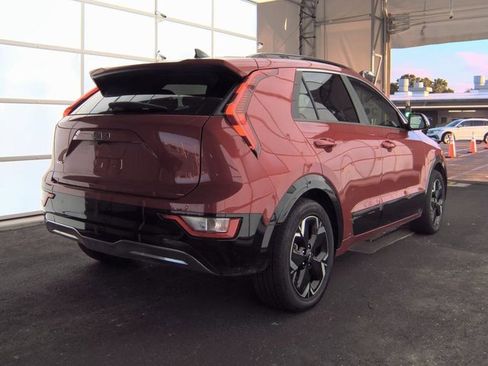 Used 2024 Kia Niro Wind image 2