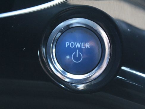 Used 2017 Toyota Prius Four image 22