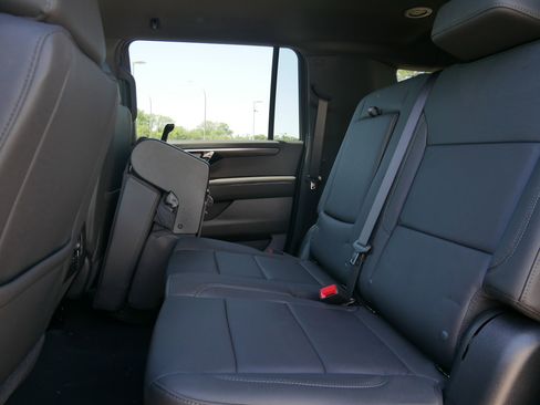 New 2026 Chevrolet Suburban LT w/ Comfort Package AWD/4WD image 5