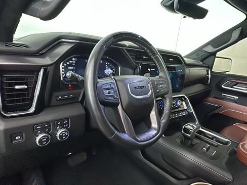 Used 2025 GMC Sierra 1500 Denali Ultimate AWD/4WD image 17