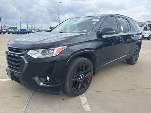 Used 2020 Chevrolet Traverse Premier w/ Redline Edition FWD image 3