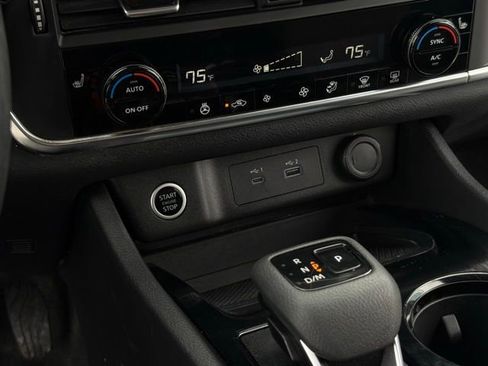 Used 2022 Nissan Rogue S image 26